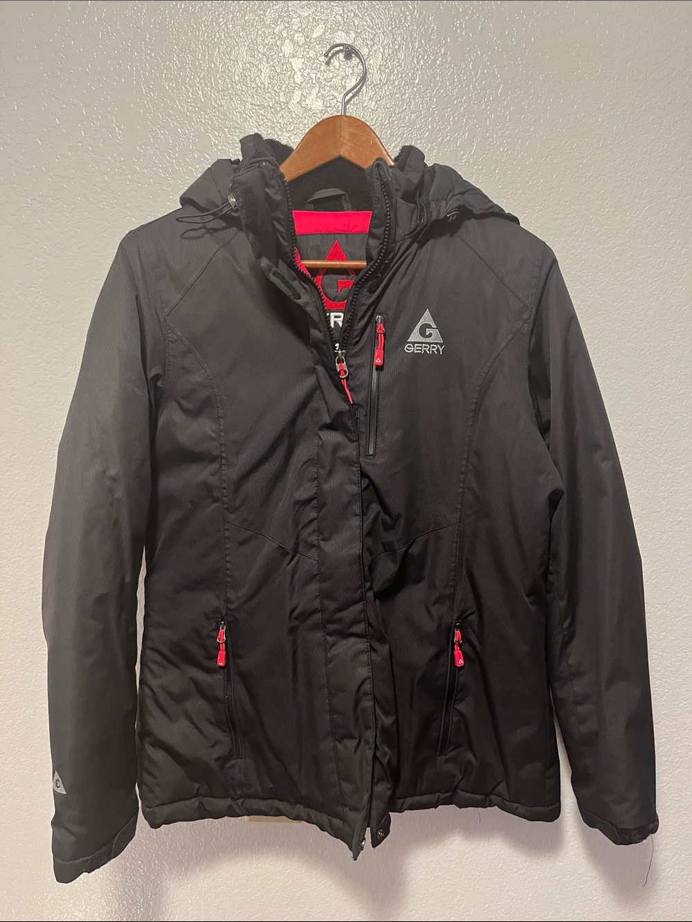 Gerry Jacket Women’s Medium Black Patch Logo Bright Red Lining